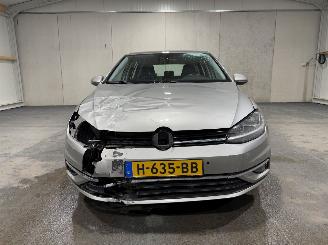 Volkswagen Golf 1.0TSI 63kW Navi Airco Trendline picture 4