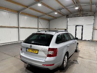 Skoda Octavia 1.6TDI 81kW Automaat Panoramadak picture 6