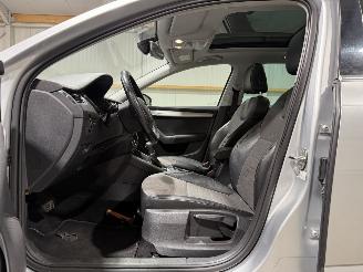 Skoda Octavia 1.6TDI 81kW Automaat Panoramadak picture 30