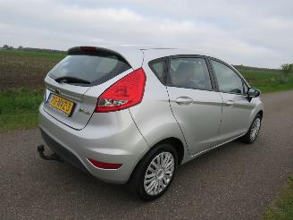 damaged passenger cars Ford Fiesta 1.2 Limited 2010-11 Airco 5 Drs  PARKEERSCHADE 2010/11