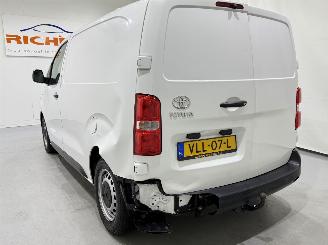 Toyota Proace Compact 1.5 D-4D Cool Comfort picture 8