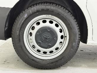 Toyota Proace Compact 1.5 D-4D Cool Comfort picture 31