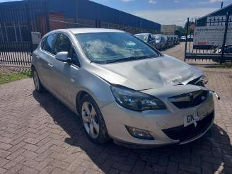 Sloopauto Opel Astra Astra J (PC6/PD6/PE6/PF6), Hatchback 5-drs, 2009 / 2015 2.0 CDTI 16V 165 Ecotec 2012/2