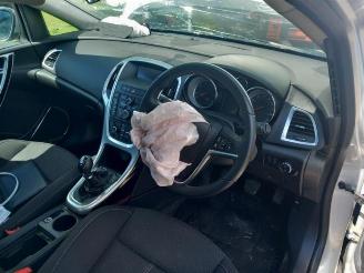 Opel Astra Astra J (PC6/PD6/PE6/PF6), Hatchback 5-drs, 2009 / 2015 2.0 CDTI 16V 165 Ecotec picture 11