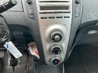 Toyota Yaris 1.0  3 Drs picture 9