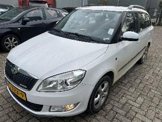 skadebil auto Skoda Fabia 1.2 TDI  Stationcar 2012/5