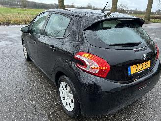 Peugeot 208 1.0   5 Drs   ( Motorschade ) picture 6