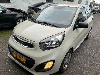 skadebil auto Kia Picanto 1.0 CVVT Comfort Plus 2011/12