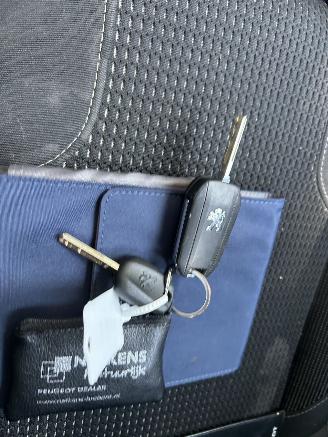 Peugeot 208 1.2 Puretech  Allure picture 14