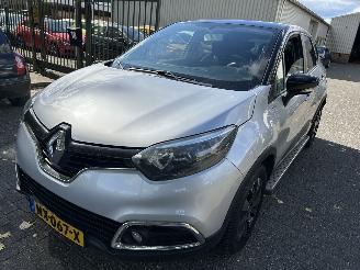 Renault Captur 1.2 TCe Automaat Limited picture 1