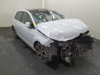 Volkswagen Golf  picture 1