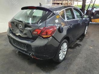 Opel Astra J 1.4 Cosmo picture 6