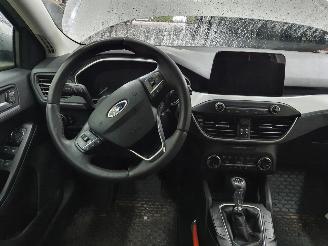 Ford Focus 1.0 EcoBoost Trend picture 23