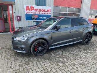 Coche siniestrado Audi A3 A3 Sportback (8VA/8VF), Hatchback 5-drs, 2012 / 2020 1.4 TFSI 16V e-tron 2016/12