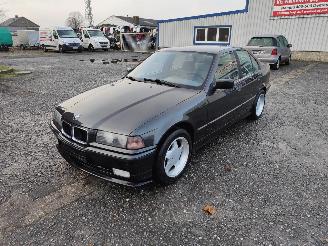 Vrakbiler auto BMW 3-serie E36 316i Zwart 181 Onderdelen M40B16 Motor 1992/3