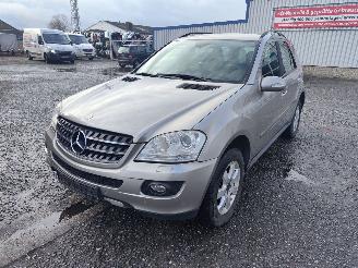 Vrakbiler auto Mercedes M-klasse 320 CDI Beige 723 Onderdelen 642940 Motor 2007/9