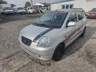 Salvage car Kia Picanto 1.0 Zilver S3 Onderdelen G4HE Motor 2004/7