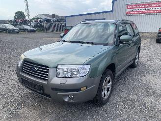 krockskadad bil auto Subaru Forester  2005/12