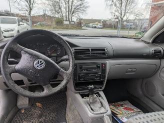 Volkswagen Passat 1.6 picture 10