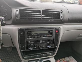 Volkswagen Passat 1.6 picture 11