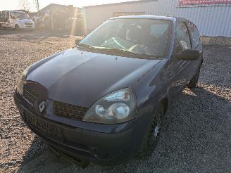 Renault Clio 1.2 picture 1