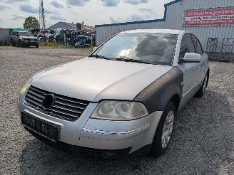 Vrakbiler auto Volkswagen Passat 1.9 2003/9