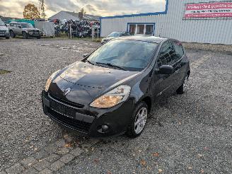  Renault Clio III 1.2 16V NV676 2009/7