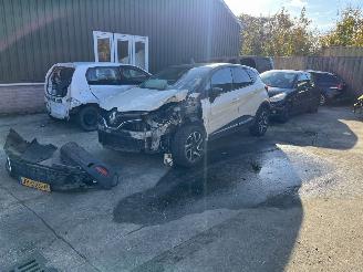 Renault Captur  picture 1