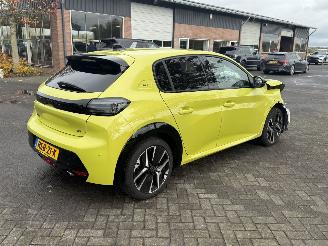 Peugeot 208 1.2 Puretech 100 GT picture 3