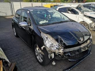Vrakbiler auto Peugeot 208 208 I (CA/CC/CK/CL), Hatchback, 2012 / 2019 1.2 Vti 12V PureTech 82 2014/0