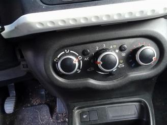 Renault Twingo Twingo III (AH), Hatchback 5-drs, 2014 1.0 SCe 75 12V picture 10