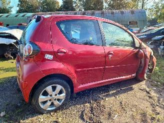 Toyota Aygo 1.0-12V Aspiration Red picture 1