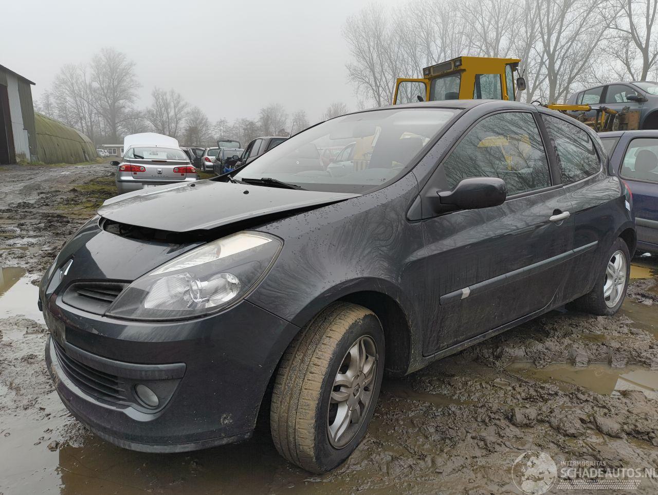 Renault Clio 1.4-16V Dynamique Luxe