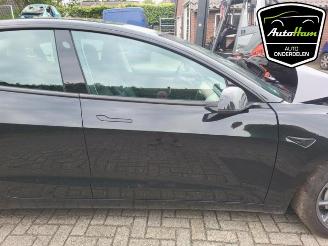 Tesla Model 3  picture 4