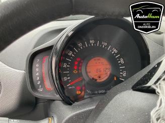 Peugeot 108 108, Hatchback, 2014 1.0 12V VVT-i picture 17