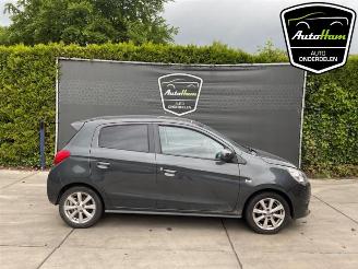 Vrakbiler auto Mitsubishi Space-star Space Star (A0), Hatchback, 2012 1.2 12V 2013/7