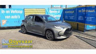 Vrakbiler auto Toyota Yaris Yaris IV (P21/PA1/PH1), Hatchback, 2020 1.5 12V Hybrid 115 2021/6