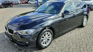 damaged passenger cars BMW 3-serie BMW 318 Baureihe 3 Touring 318 i Advantage 2019/10