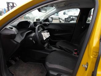 Peugeot 208  picture 21