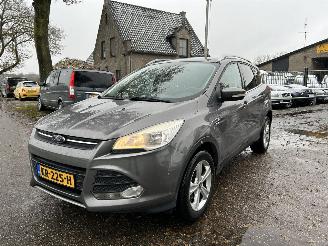 Damaged car Ford Kuga 1.6 TREND, NAVIGATIE, AIRCO, PDC, 6 BAK, ELKTR. PAKKET, PDC ENZ 2013/1