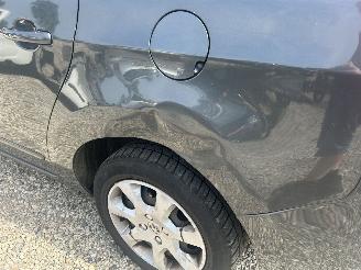 Peugeot 5008 1.6 HDiF Blue Lease 7p picture 34