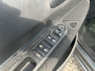 Peugeot 5008 1.6 HDiF Blue Lease 7p picture 6