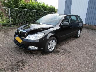 skadebil auto Skoda Octavia 1.6 TDI Clima Radio/CD 6-Bak 2012/10