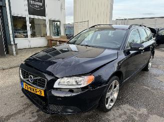 skadebil auto Volvo V-70 1.6 T AUTOMAAT 180 PK LIMITED EDITION BJ 2011 2011/6