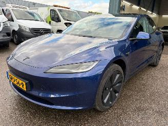 skadebil auto Tesla Model 3 RWD AUTOMAAT 60 kWh 283 pk/ 208 kw  BJ 2025 4.839 KM 2025/6