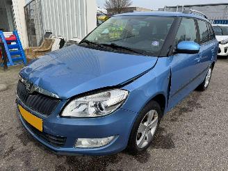 damaged passenger cars Skoda Fabia Combi 1.2 TSI Drive 2014/7
