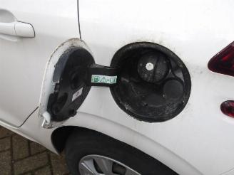 Peugeot 208  picture 25