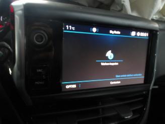 Peugeot 208  picture 38