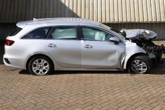 Kia Cee d Ceed Sportswagon (CDF), Combi 5-drs, 2018 1.0i T-GDi 12V picture 2