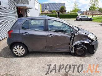 Toyota Yaris Yaris II (P9), Hatchback, 2005 / 2014 1.3 16V VVT-i picture 6